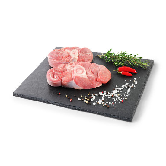 Teleća koljenica s kostima, na pultu